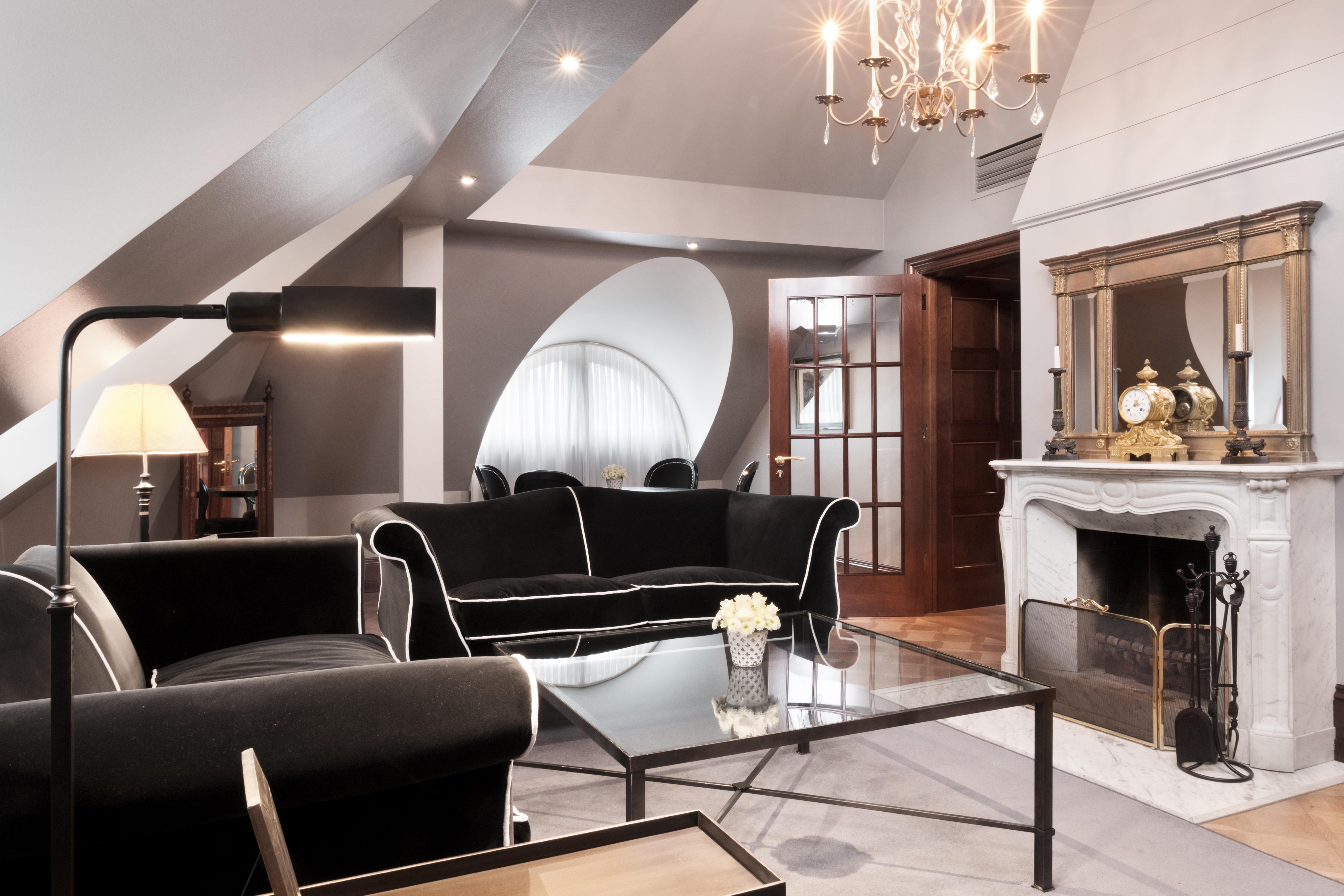 Schlosshotel Berlin Luaran gambar Interior of the hotel