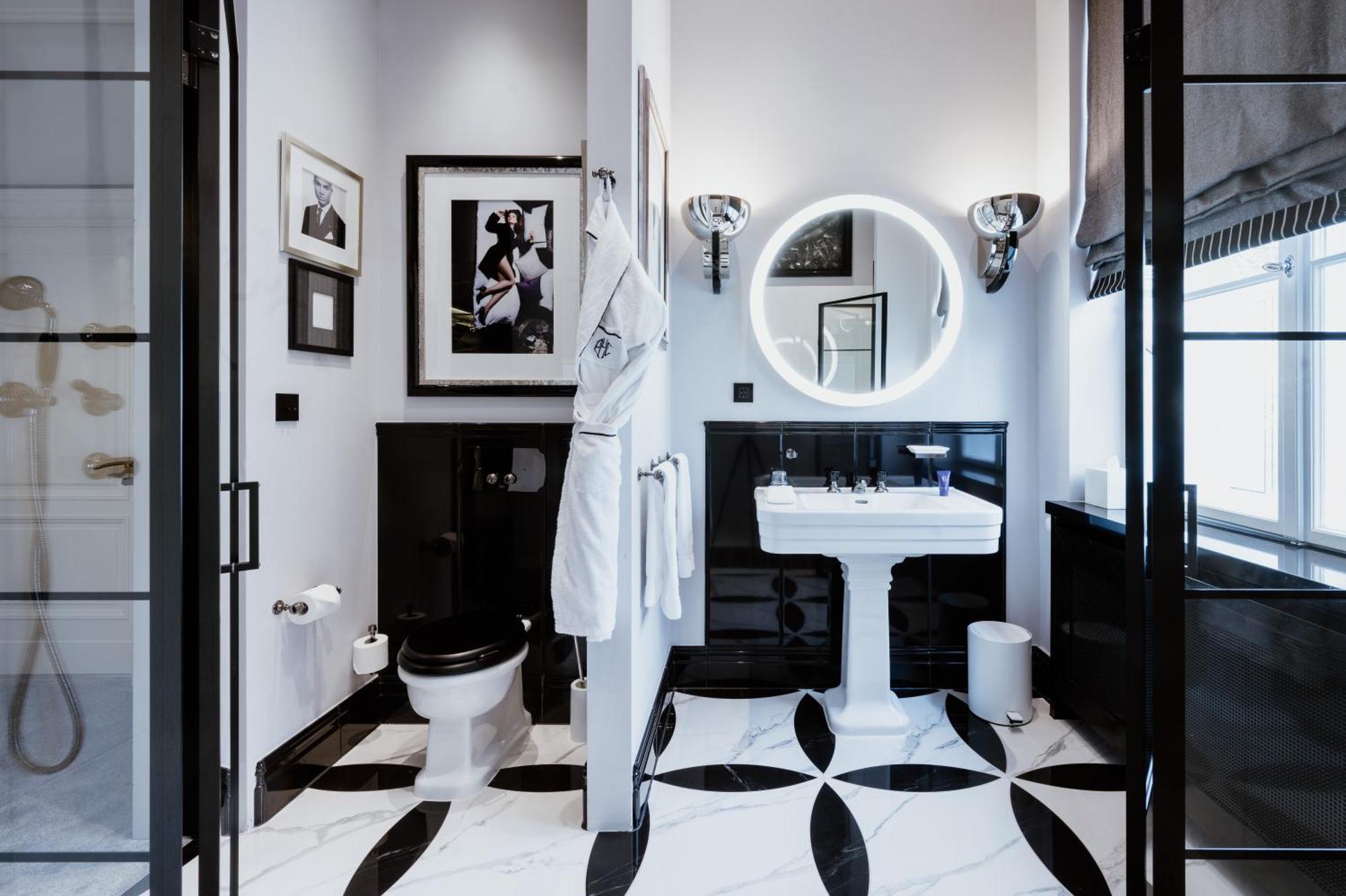Schlosshotel Berlin Luaran gambar Bathroom