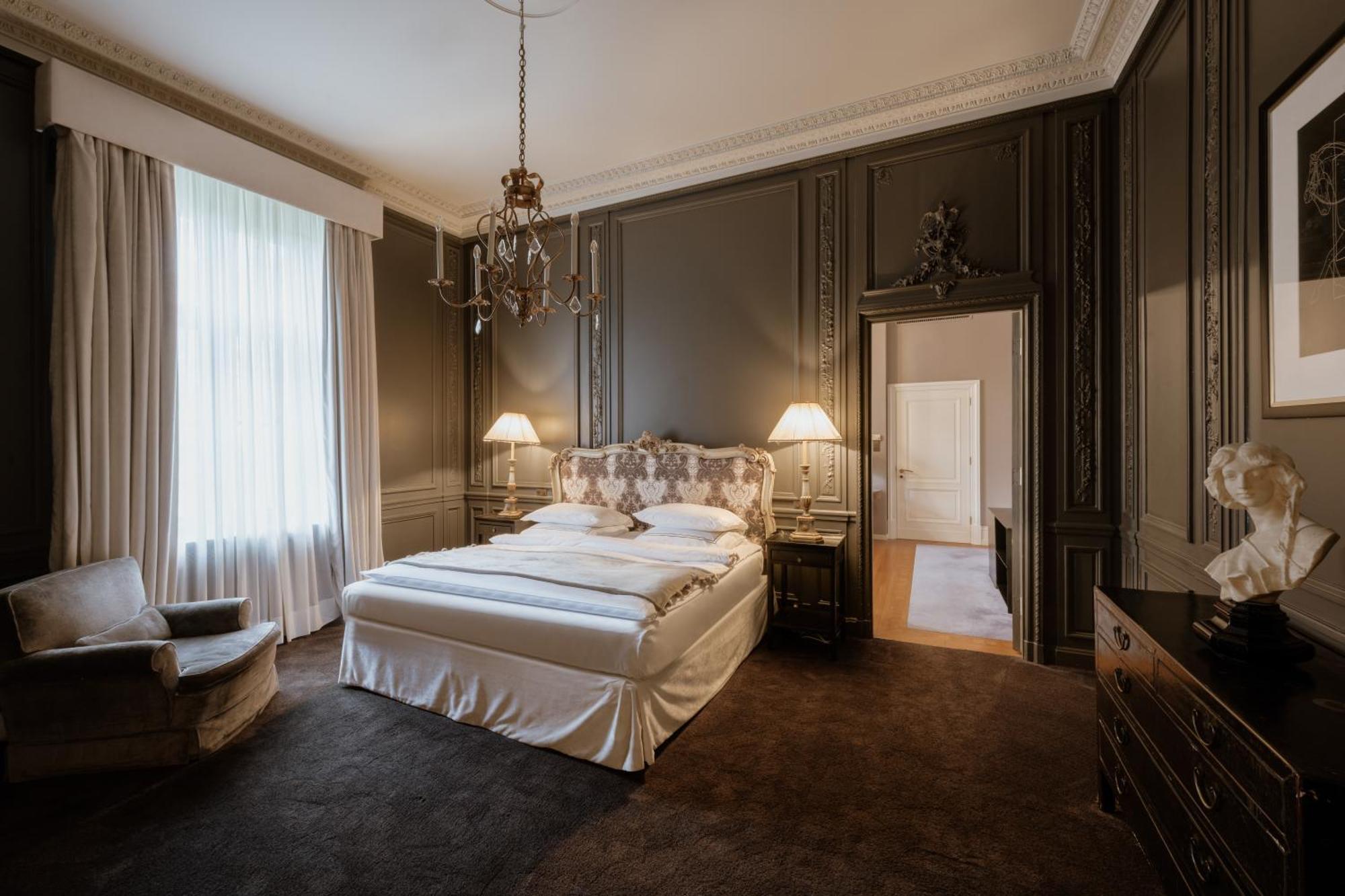 Schlosshotel Berlin Luaran gambar A suite at the Hotel de Crillon